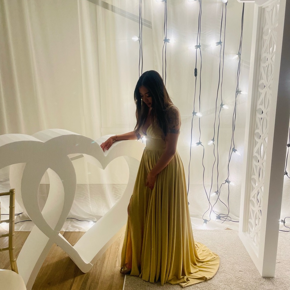 Elegant Gold Evening Gown - Picture 10 of 10